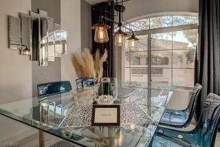 Photo #5: 2477182 Listing