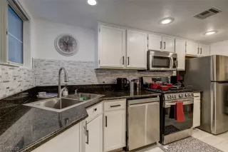 Photo #6: 2477182 Listing