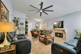 Photo #4: 2477214 Listing