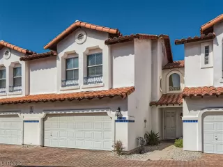 Photo #2: 2477220 Listing