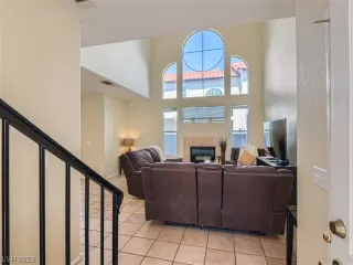 Photo #4: 2477220 Listing