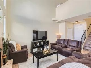 Photo #6: 2477220 Listing