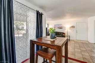 Photo #5: 2477224 Listing 