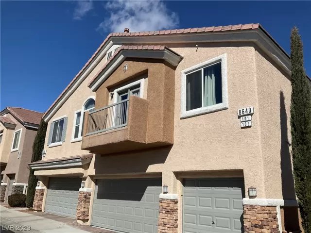 MLS: 2477273 Condo For Sale