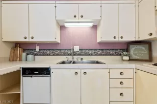 Photo #6: 2477276 Listing 