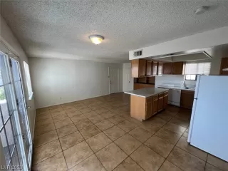 Photo #2: 2477277 Listing