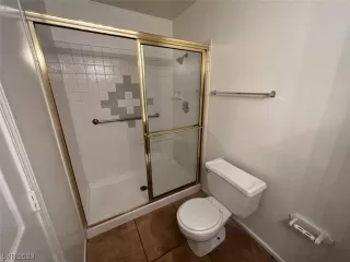 Photo #6: 2477277 Listing