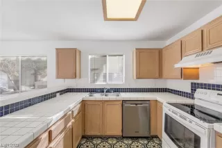 Photo #6: 2477312 Listing