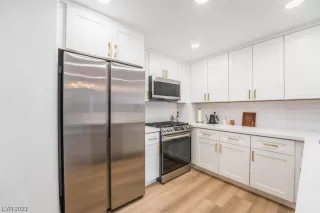 Photo #6: 2477396 Listing 