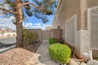 Photo #2: 2477401 Listing