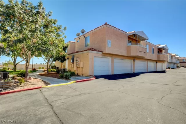 MLS: 2477417 Condo For Sale