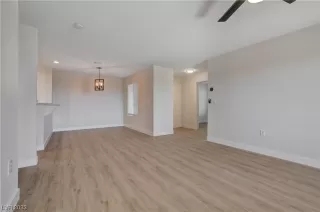 Photo #5: 2477417 Listing 