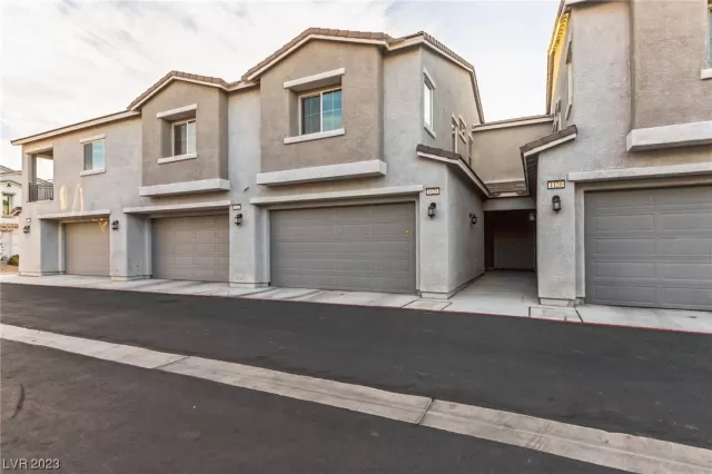 MLS: 2477449 Condo For Sale
