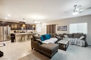 Photo #6: 2477449 Listing