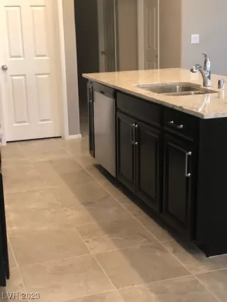 Photo #6: 2477458 Listing 