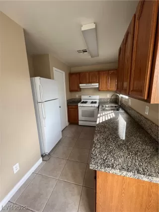 Photo #3: 2477463 Listing 