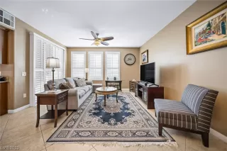 Photo #2: 2477469 Listing