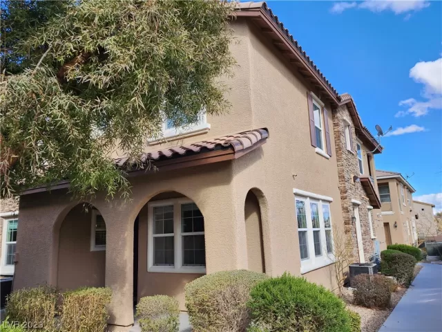 MLS: 2477497 Condo For Sale