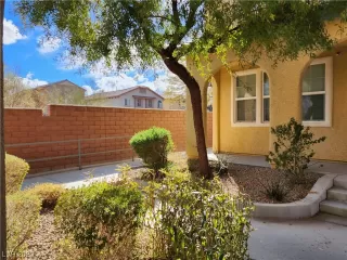 Photo #2: 2477497 Listing