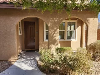 Photo #3: 2477497 Listing