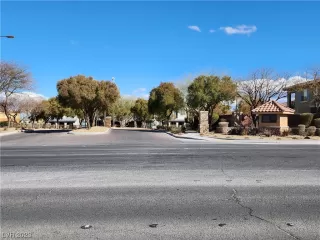 Photo #5: 2477497 Listing