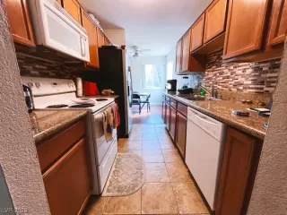 Photo #3: 2477500 Listing 