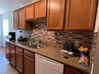 Photo #4: 2477500 Listing 