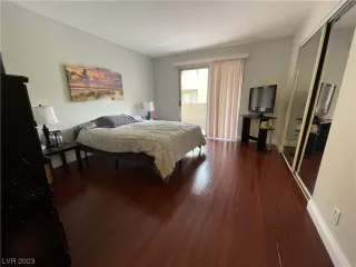 Photo #6: 2477500 Listing 