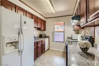 Photo #4: 2477521 Listing 