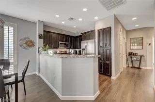 Photo #4: 2477527 Listing 