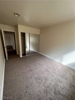 Photo #4: 2477537 Listing 