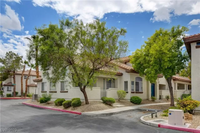 MLS: 2477555 Condo For Sale