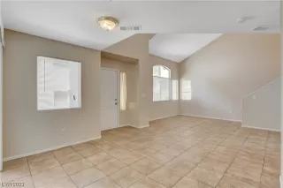 Photo #5: 2477555 Listing