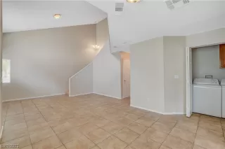 Photo #6: 2477555 Listing