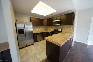 Photo #3: 2477567 Listing 