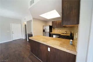 Photo #4: 2477567 Listing 