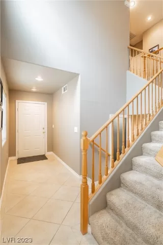 Photo #5: 2477590 Listing