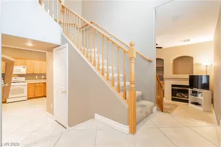 Photo #6: 2477590 Listing