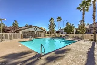 Photo #3: 2477609 Listing