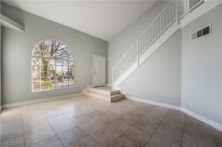 Photo #5: 2477609 Listing