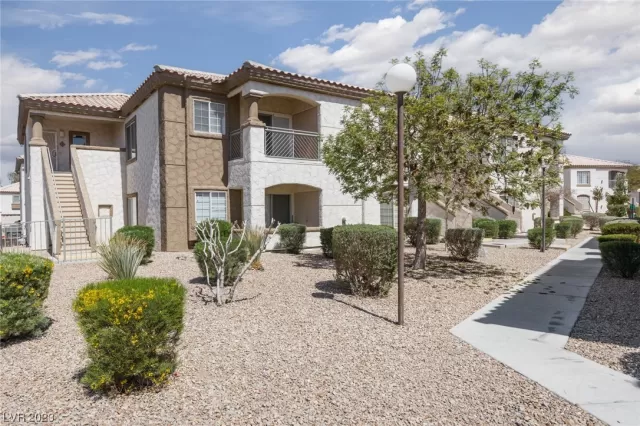 MLS: 2477654 Condo For Sale