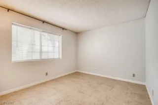 Photo #5: 2477694 Listing 