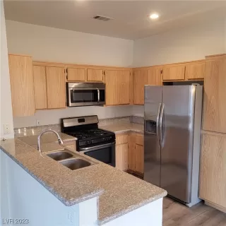 Photo #1: 2477702 Listing 