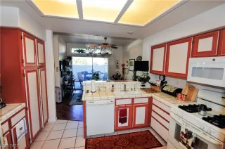 Photo #6: 2477711 Listing