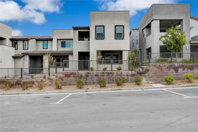 MLS: 2477721 Condo For Sale