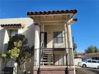 Photo #4: 2477758 Listing 