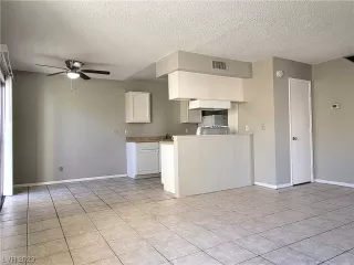 Photo #2: 2477802 Listing