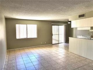 Photo #3: 2477802 Listing