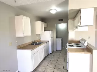 Photo #4: 2477802 Listing