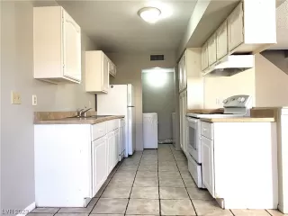 Photo #5: 2477802 Listing